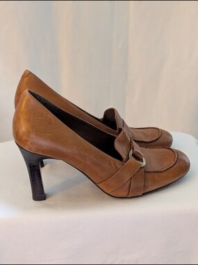 Classic Enzo Tan Leather Heeled Loafers Size 6